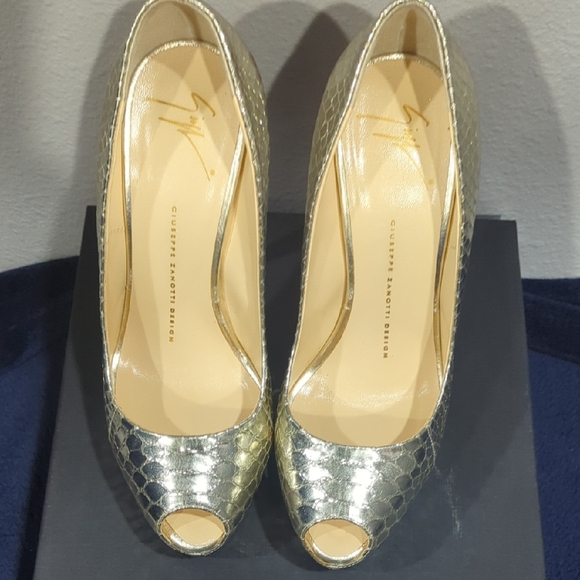 Giuseppe Zanotti Gold Peep Toe Heels - Picture 6 of 6